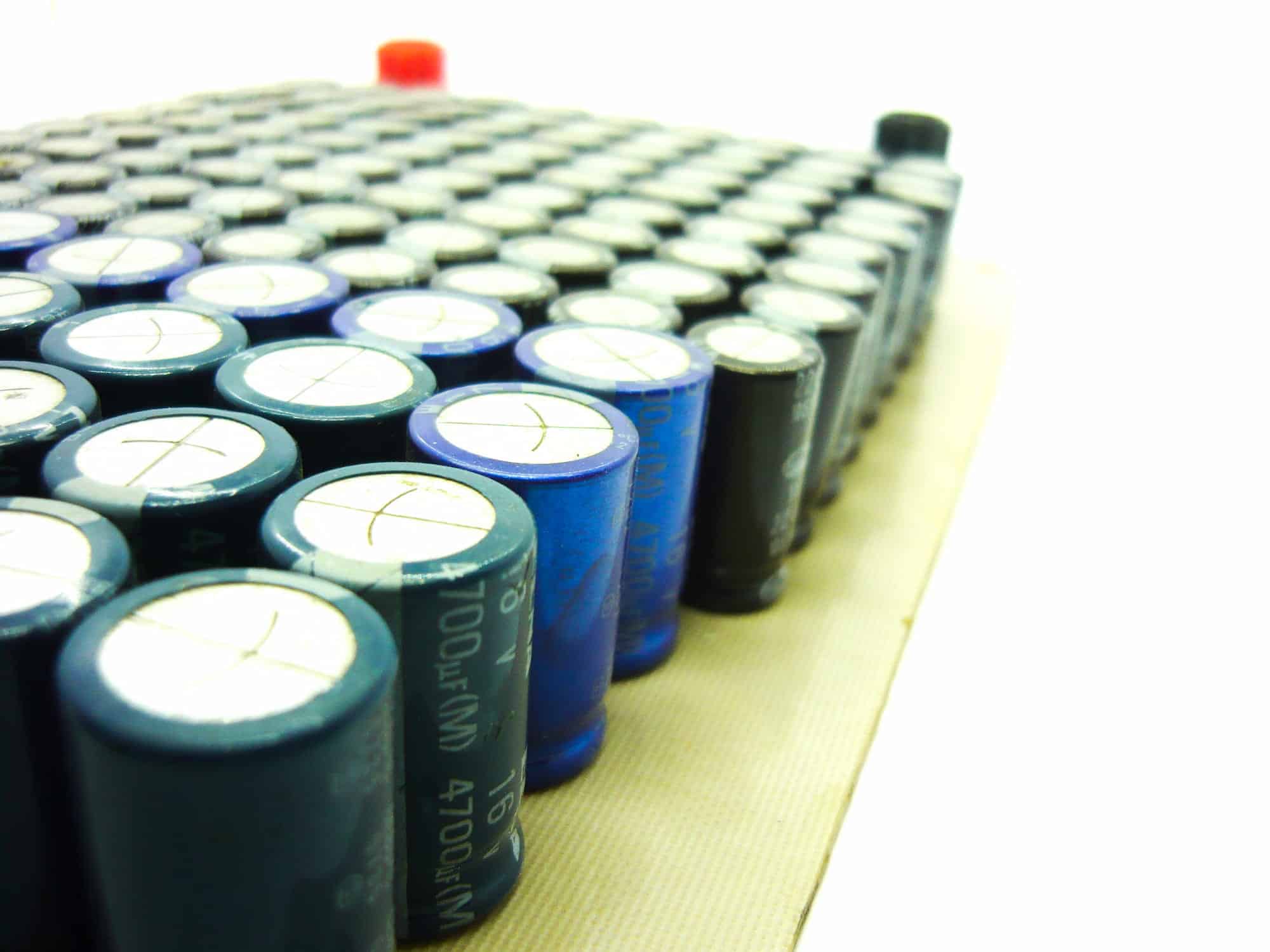 Low-ESR Capacitors Increase Power Integrity | VSE